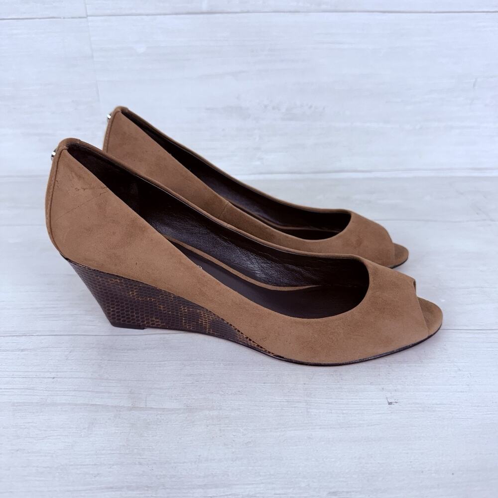 DONALD PLINER Milli Brown Suede Wedges Size 7 Peep Toe Snake‎ Print Heels Preppy